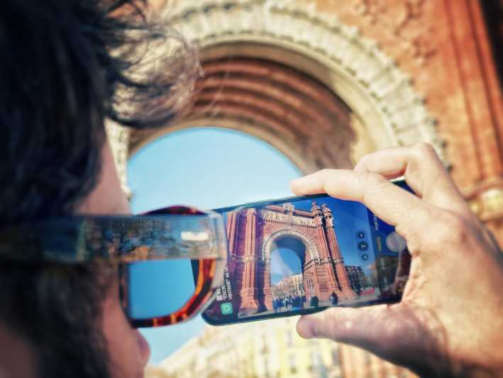 Barcelona: Phone Photography Tips & Tricks - Park & Old Town - Starting at Arc de Triomf: learn framing and positioning under the white umbrella