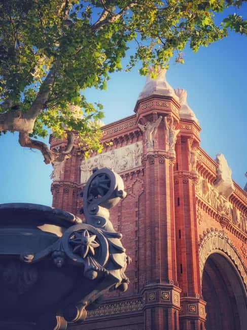 Barcelona: Phone Photography Tips & Tricks - Park & Old Town - Should you book it? My honest take