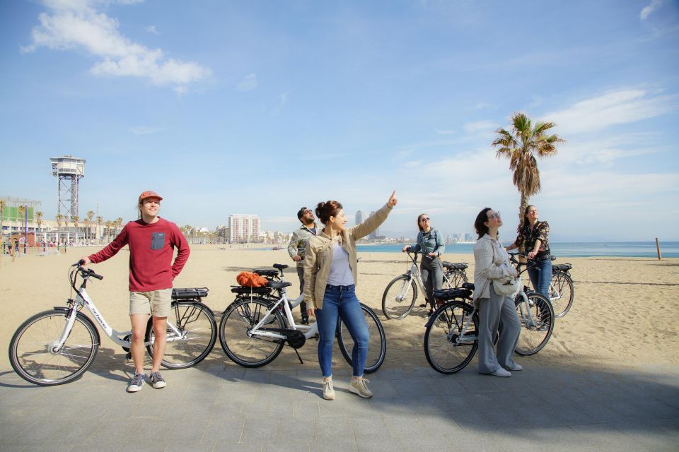 Barcelona Photo Highlights 4h Small Group eBike Tour - La Rambla to Arc de Triomf: City-center classics, handled at bike pace