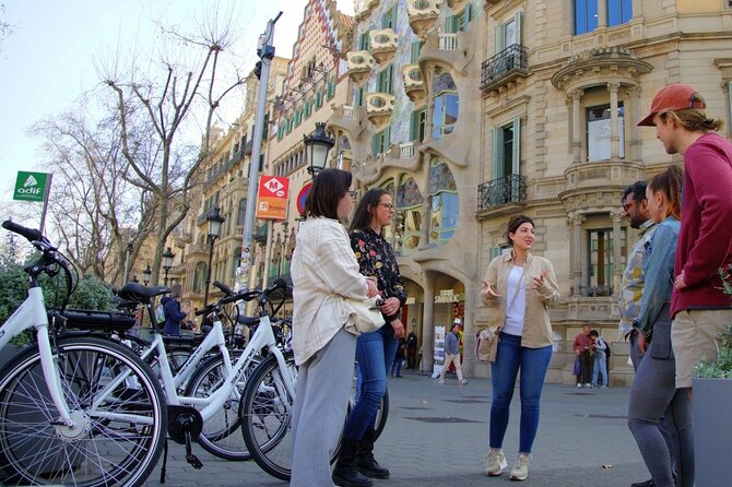 Barcelona Photo Highlights eBike Small Group Tour - Why this photo-focused eBike route works in Barcelona