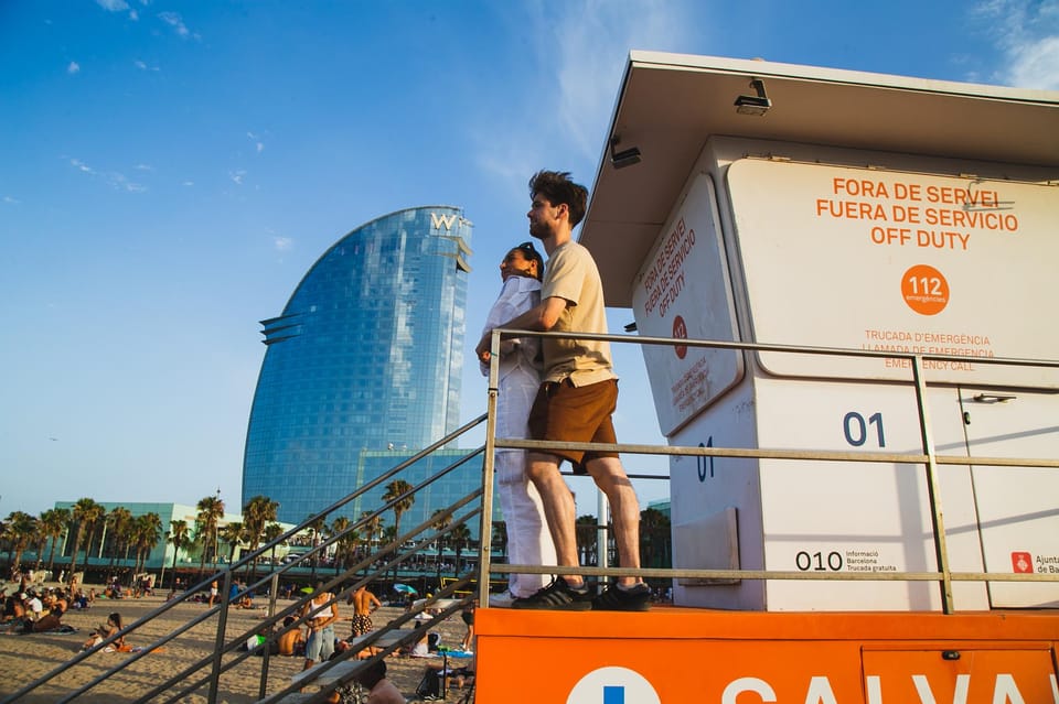 Barcelona: Photographic Madness at Barceloneta Beach - What the reviews say that you can plan around