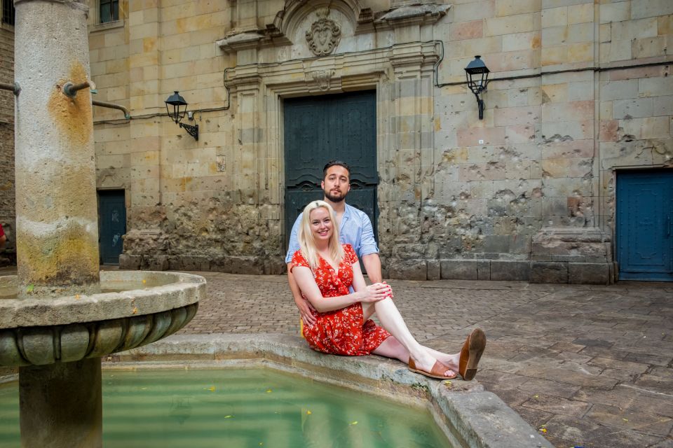 Barcelona: Photoshoot in Scenic Locations - Poses, Outfits, and a Pro Who Guides You (Even If You Hate Cameras)