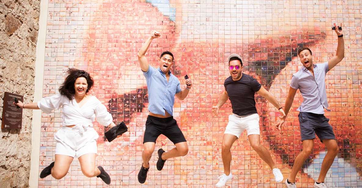 Barcelona: Photoshoot Tour Old Town - Key highlights to look for