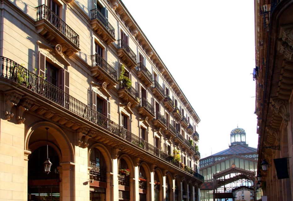 Barcelona: Picasso Museum Guided Tour - Where you start: Fossar de les Moreres and the short walk to the museum