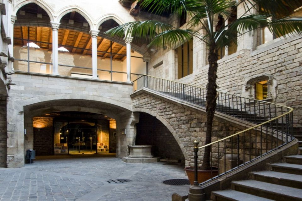 Barcelona: Picasso Museum Tour with Moco Museum Ticket - The guided route: five Picasso periods you can actually track