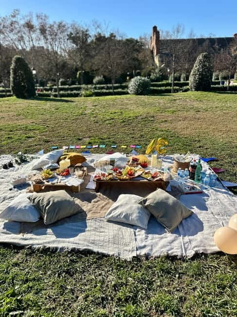 Barcelona PICNIC. Exclusive and personalized experience. - The Simple Itinerary Flow: Meet in Barcelona, Then the Picnic Spot