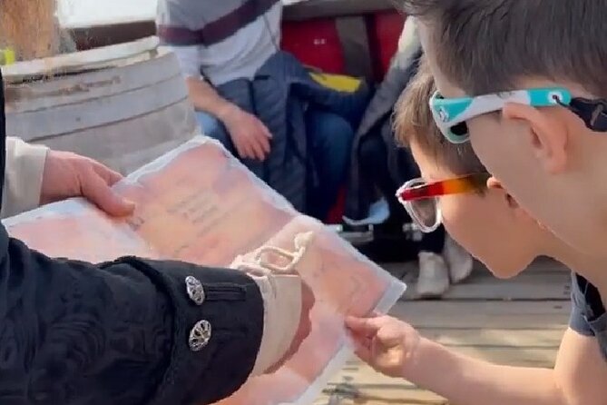 Barcelona Pirate Adventure 75min. - Onboard fun: meeting J.ROGER and hunting for treasure