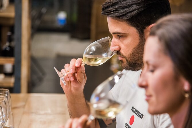 Barcelona: Premium Wine Tasting & Private Walking Tour - Walking from El Born market to the Gothic Quarter, with wine breaks that make sense