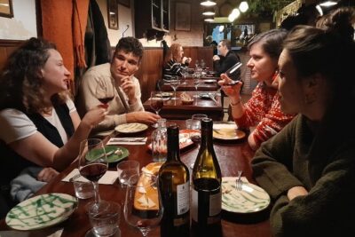 Barcelona: Premium Wine Tasting & Private Walking Tour - Stop 1 in El Born / La Ribera: Mercat del Born area, Santa Maria del Mar, Arc de Triomf