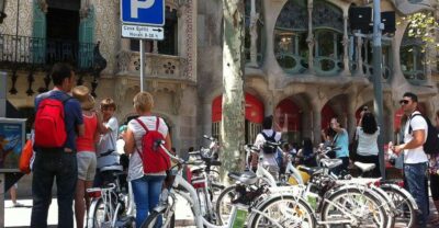 Barcelona: Private 5 Neighborhoods Tour by Electric Bike - Meet at Plaça Reial: Starting in the Gothic Quarter the Right Way