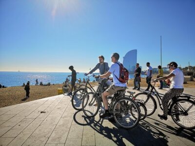 Barcelona: Private Bike/eBike Tour & Sagrada Familia Tickets - Starting point and getting rolling: what your morning setup looks like