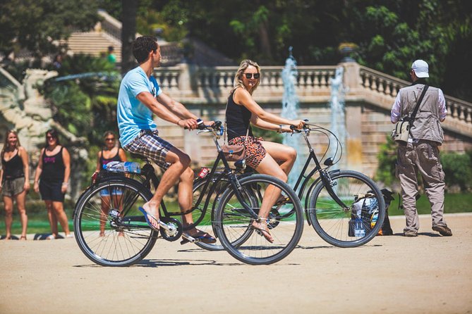 Barcelona: Private Bike/eBike Tour & Sagrada Familia Tickets - Ciutadella Park to Arc de Triomf: the break you’ll be glad you have
