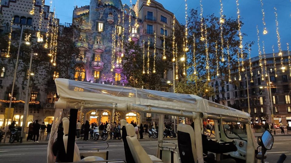 Barcelona: Private Christmas Lights Tour by Eco Tuk Tuk - A 1-Hour Private Tuk Tuk Ride Through Barcelona’s Holiday Lights