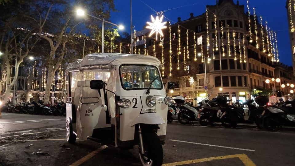 Barcelona: Private Christmas Lights Tour by Eco Tuk Tuk - Route Highlights: Passeig de Gràcia, Casa Batlló, and Casa Milà from the Road