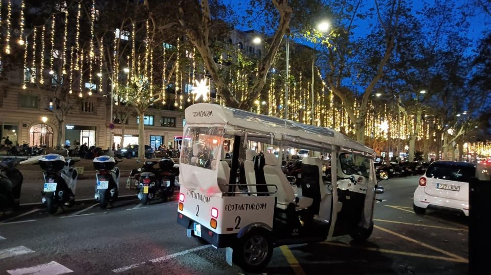 Barcelona: Private Christmas Lights Tour by Eco Tuk Tuk - Best Photo Windows (Without Turning It Into a Marathon)