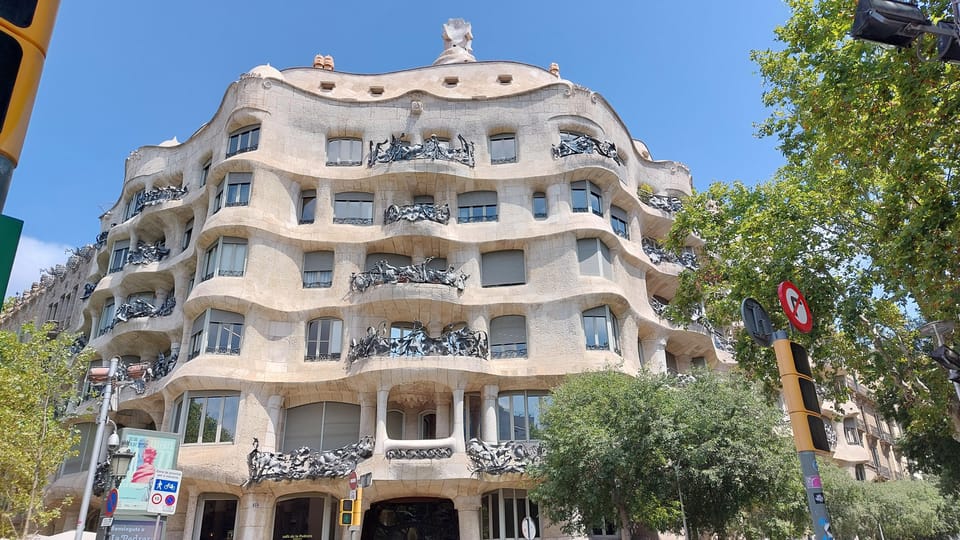 Barcelona: Private City Tour - Gaudí in a tight window: Casa Batlló, Casa Milà, and Sagrada Família