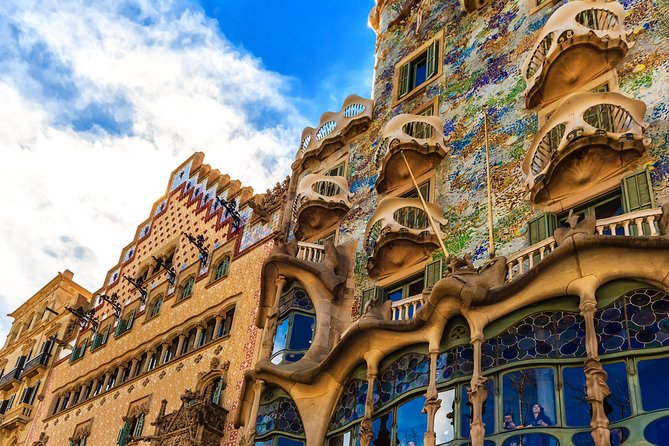 Barcelona Private City Tour (Top Attractions + Pick-up) - Price and value: how this tour fits real schedules