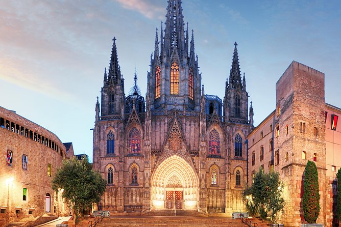 Barcelona Private City Tour (Top Attractions + Pick-up) - Plaça d’Espanya and Plaça de Catalunya: squares with stories
