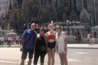 Barcelona: Private custom tour with a local guide - Hotel pickup, pacing, and the 2–8 hour sweet spot