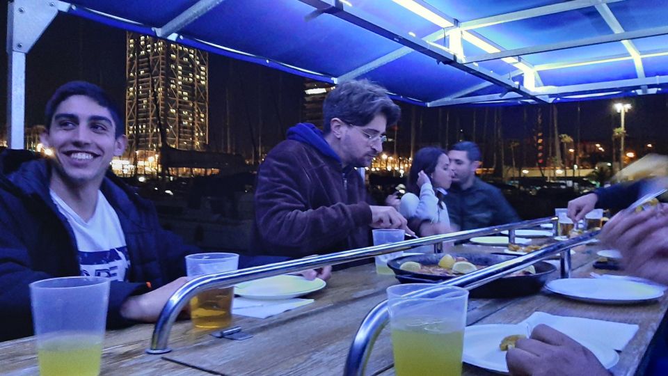 Barcelona: Private Evening Cruise with Dinner and Drinks - Why this private dinner cruise works better than dinner alone