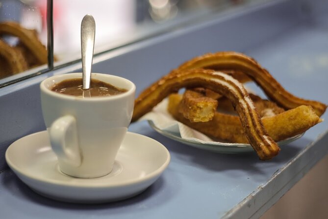 Barcelona Private Food Tour: Tapas, Paella & 8+ Food Tastings - Plaça de Ramon Berenguer el Gran: your pre-food orientation
