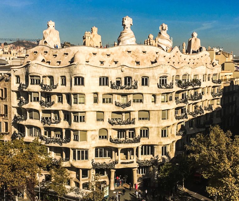 Barcelona: Private Gaudi Tour to Casa Mila & Casa Vicens - The subway hop to Casa Vicens: a change of pace that pays off