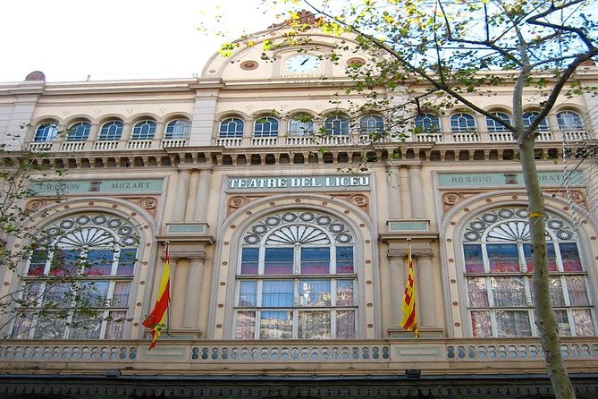 Barcelona Private Gothic Quarter Tour with Flamenco Show - Flamenco VIP with dinner: why it’s included here