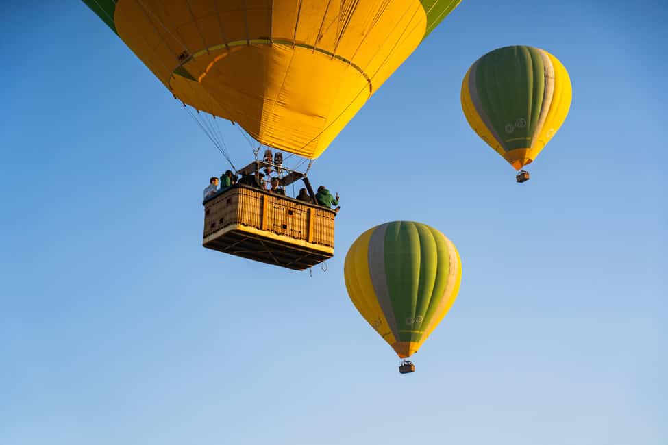 Barcelona: Private Hot Air Balloon Ride - Meeting before dawn: what happens before you fly