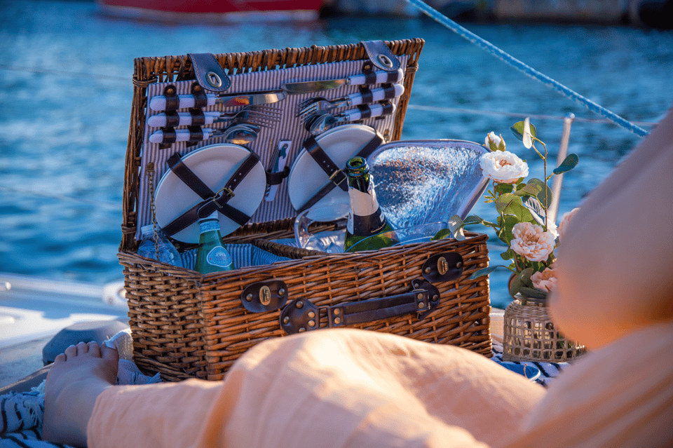 Barcelona: Private Romantic Sailing Tour with Drinks - Cruising the waterfront: Port Vell, Hotel W, and the Columbus Monument from sea level
