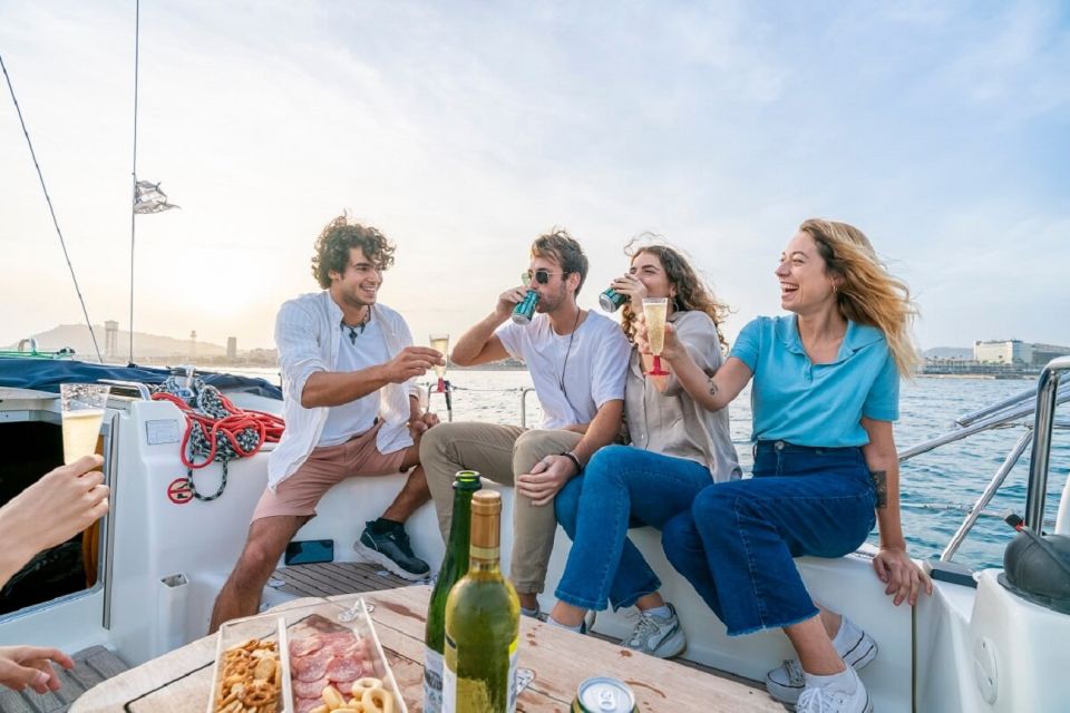 Barcelona: PRIVATE Sailing tour with drinks and snacks - Getting to Port Olímpic: easiest transit options