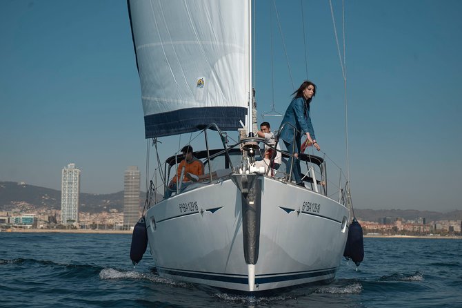 Barcelona Private Sailing Trip with unlimited drinks and snacks - Drinks and snacks: why this onboard comfort changes the feel