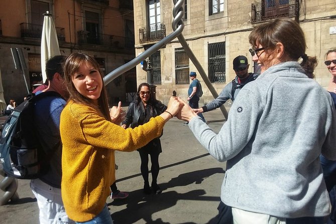 Barcelona Private Sweet Tasting & Stories - Starting at Plaça Reial: a sweet way to set the scene
