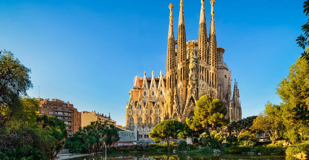 Barcelona Private Tour: Sagrada Familia,Park Güell & Pedrera - Key points before you go