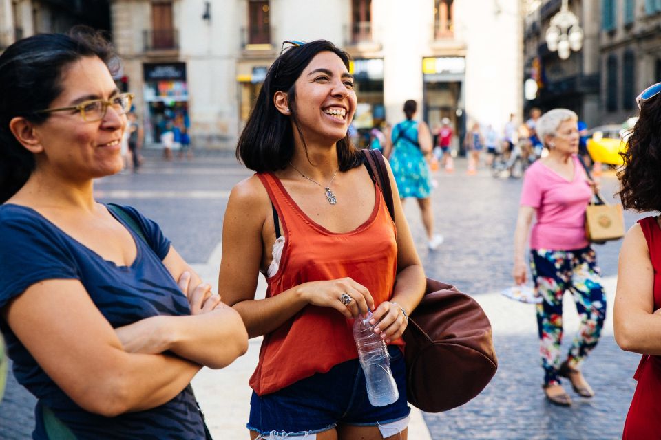 Barcelona: Private Tour w/ Locals – Highlights & Hidden Gems - Why a 3-hour private walk works in Barcelona