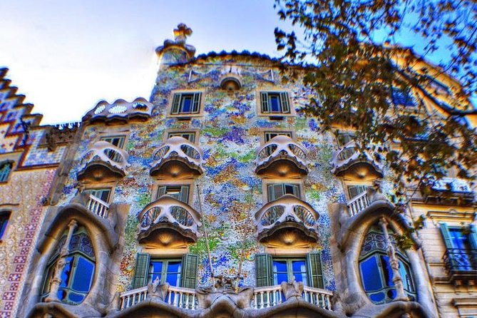 Barcelona Private Walking Tour with Skip the Line La Pedrera and Casa Batllo - La Pedrera (Casa Mila): Modernist Drama Made Walkable
