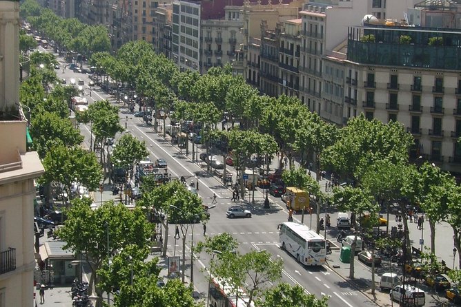 Barcelona Private Walking Tour with Skip the Line La Pedrera and Casa Batllo - Passeig de Gràcia, Plaça de Catalunya, and a Timing-Smart La Rambla Walk