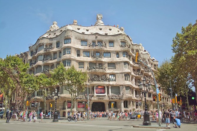 Barcelona Private Walking Tour with Skip the Line La Pedrera and Casa Batllo - Private Guide Payoff: Tickets, Pacing, and Real Questions