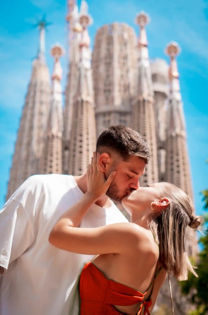 Barcelona: Professional Private Photoshoot - Choosing Your Perfect Setting: Barceloneta, Sagrada Família, Gothic Quarter, Park Güell