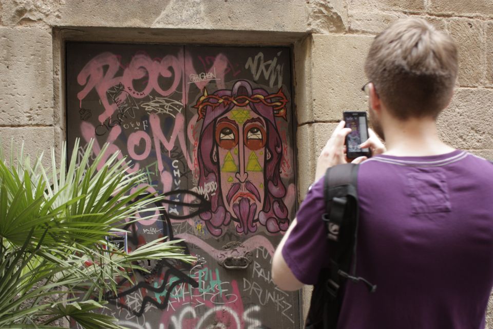 Barcelona: Raval Street Art and Graffiti Walking Tour - The meeting point: start where locals actually move through the area