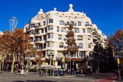 Barcelona: Reserved Entrance to Casa Mila (La Pedrera) with Audio - The rooftop experience: where the best moments usually happen