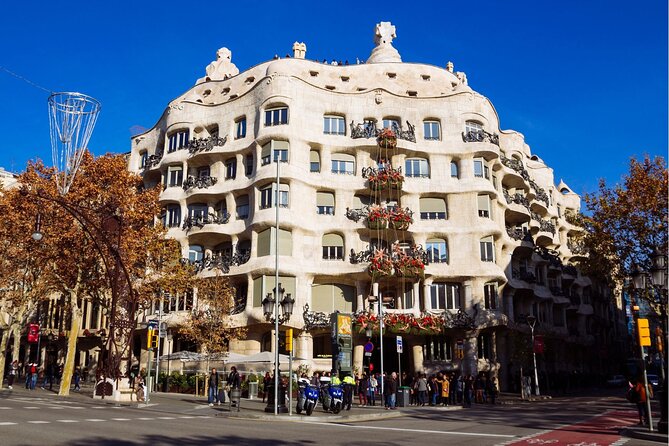 Barcelona: Reserved Entrance to Casa Mila (La Pedrera) with Audio - The rooftop experience: where the best moments usually happen