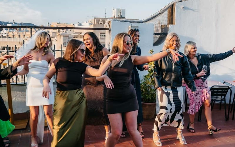 Barcelona: Rooftop Salsa Class with Bottomless Sangria - Rooftop Salsa and Bottomless Drinks: What the Evening Really Feels Like