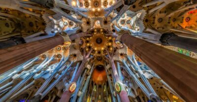 Barcelona: Sagrada Familia and City Tour with Hotel Pickup - La Sagrada Família: Why the Fast Entry + Guide Matters