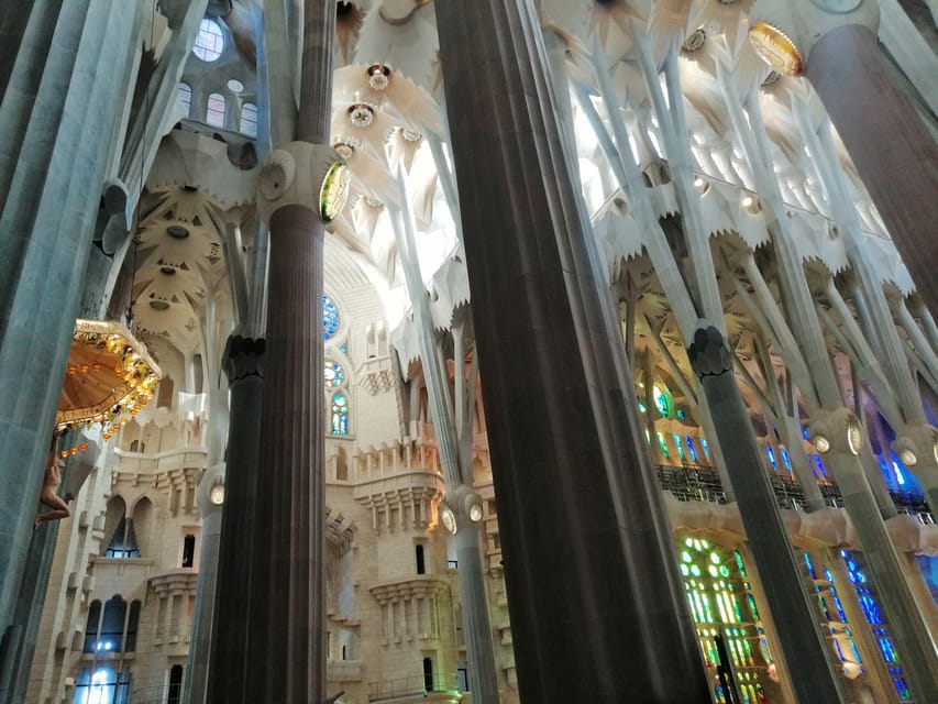 Barcelona: Sagrada Família and Park Güell Guided Tour - Priority entry plus your 2 hours there: how to use the free time well