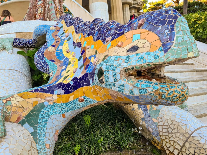 Barcelona: Sagrada Família and Park Güell Guided Tour - Price and value: what $123 per person is buying