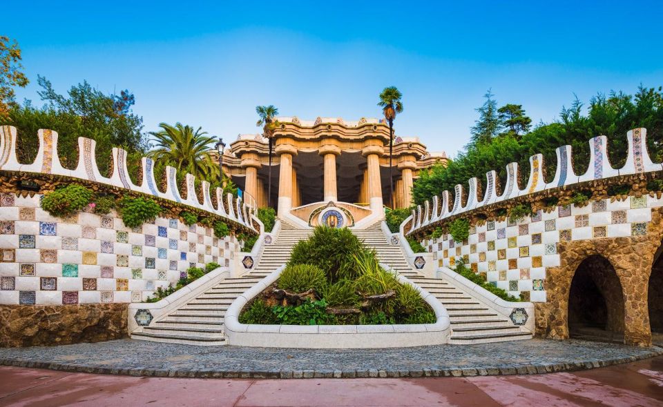 Barcelona: Sagrada Familia and Park Guell Small-Group Tour - Park Güell in 75 minutes: what you’ll actually see
