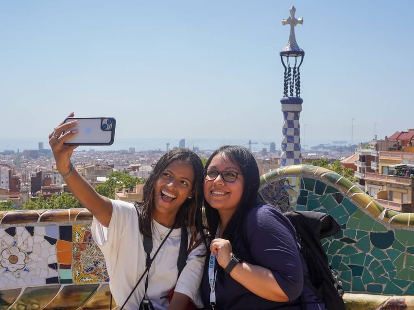 Barcelona: Sagrada Familia and Park Güell Tour - Outside façades and details: when your guide points, you’ll start seeing