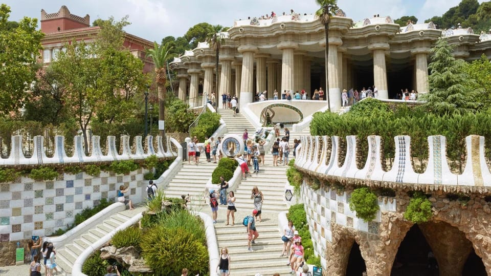 Barcelona: Sagrada Familia and Park Güell with Hotel Pickup - A small-group Barcelona loop that fits into 8 hours