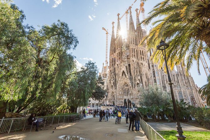 Barcelona: Sagrada Familia Guided Tour with Fast Track Access - What you miss on this tour: towers not included