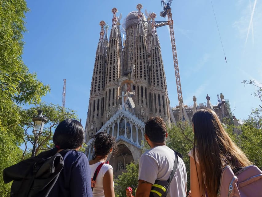 Barcelona: Sagrada Familia Guided Tour with Tower Access - Key highlights that actually matter